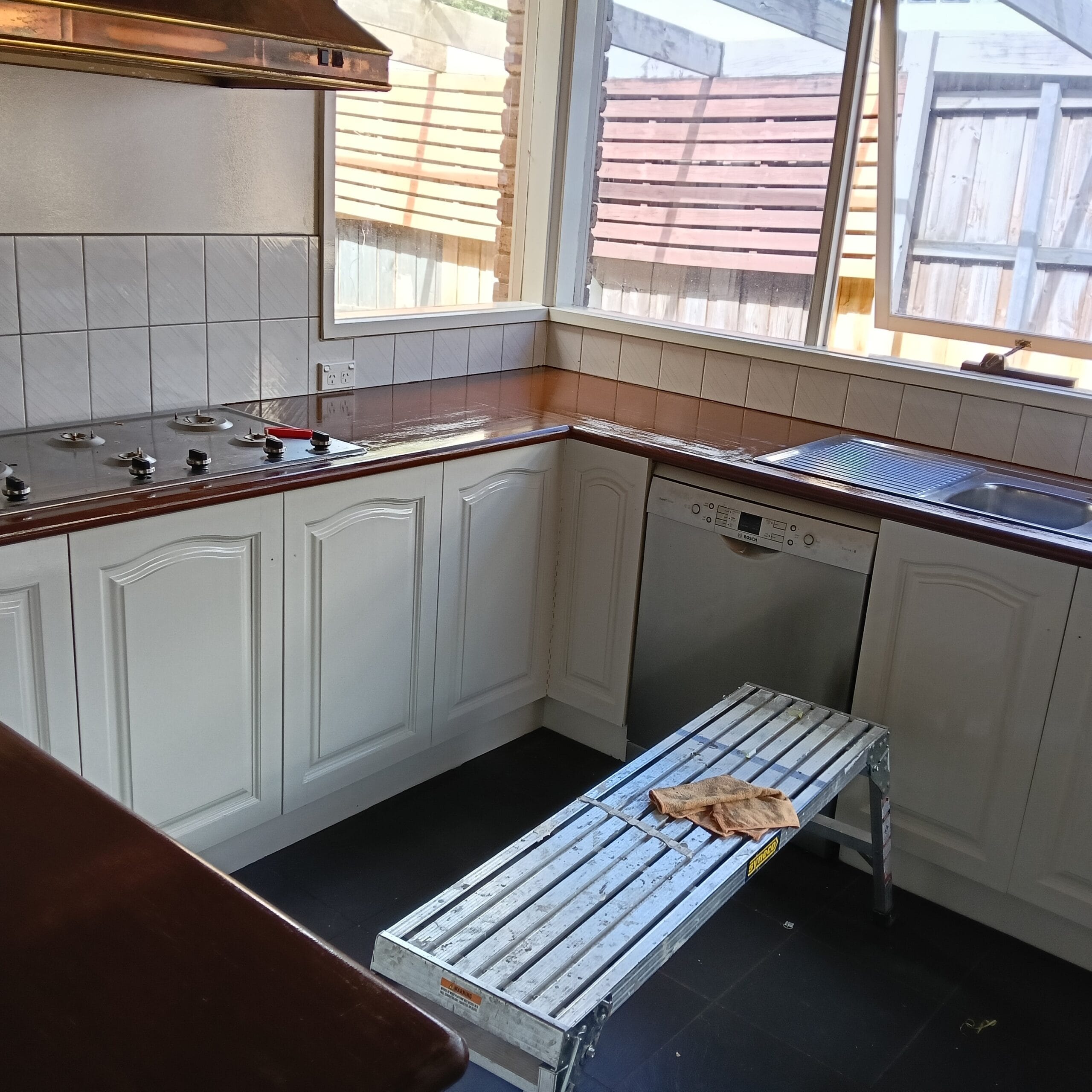 Professional kitchen cabinet respraying and shaker style cupboard painting by S and R Painting Group in Mount Waverley, Glen Waverley, and Wheelers Hill.